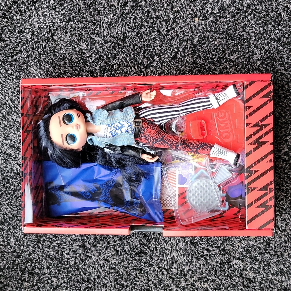 LOL Surprise OMG Remix ROCKER BOI Punk Fashion Doll Long Hair